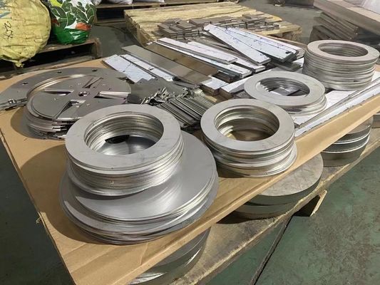 Edelstahl-Platten-Ausschnitt des Schlitz-Rand-310S ringsum 2000mm