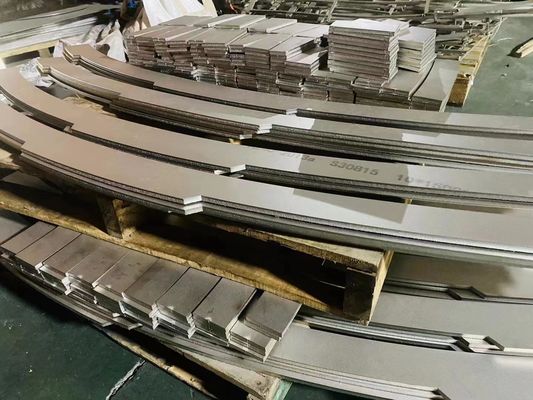 Edelstahl-Platten-Ausschnitt des Schlitz-Rand-310S ringsum 2000mm